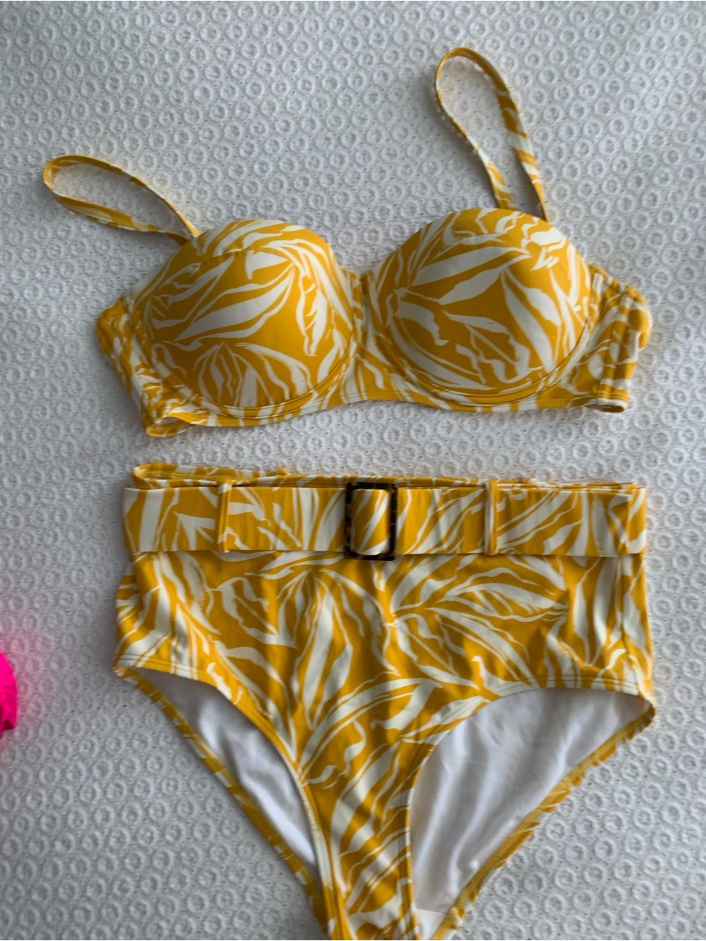 Boden Yellow and White Tropical Bikini Top is 38DD
Bottom is us size 12